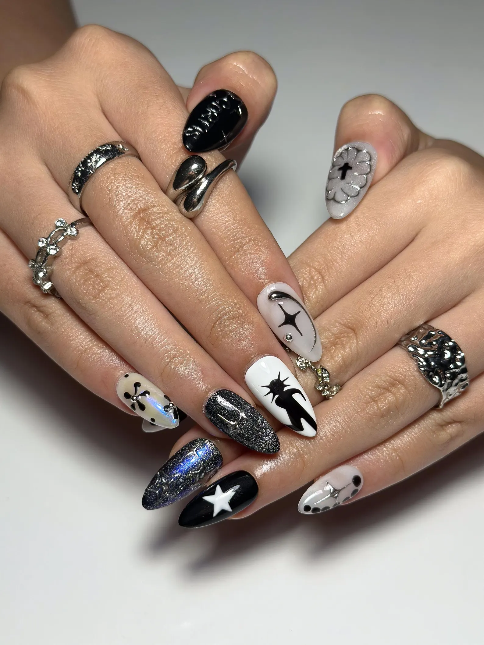 K-Pop Inspired Idol Press-On Nails | Fan Collectible Edition | Luxury 3D Star & Chrome Stiletto Art | Y2K Cyberpunk Aesthetic - Image 3