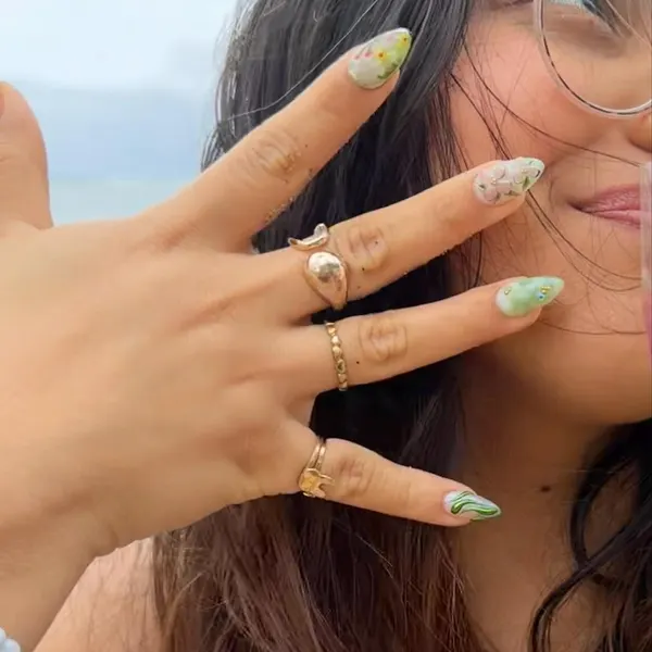 Va**e wearing Garden Floral Butterfly Press-On Nails